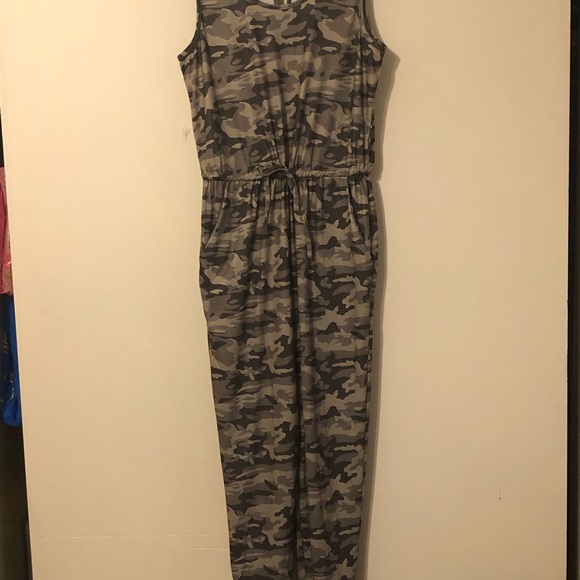 Tank Camoflouge Jumpsuit - Picture 2 of 3